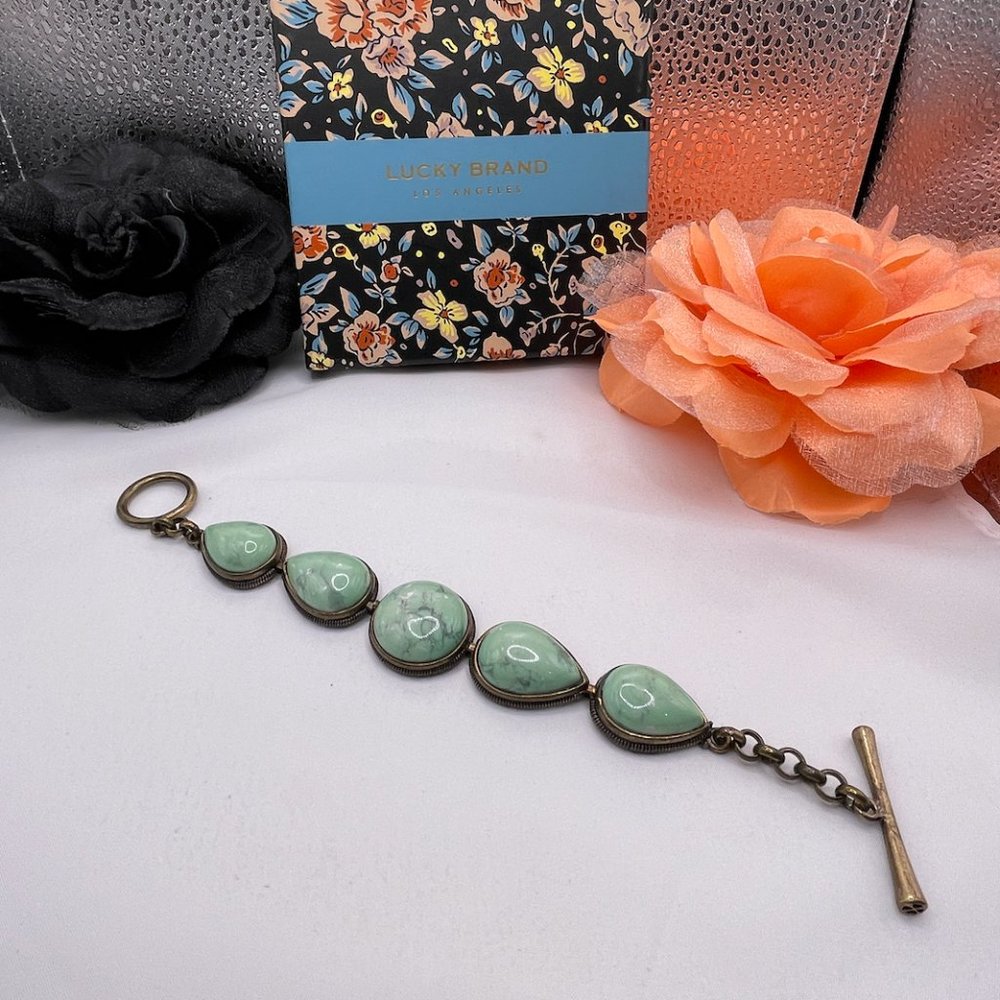 11.23.23.001Lucky Brand Gold-Tone Turquoise Green Gemstone Chain Bracelet Brand